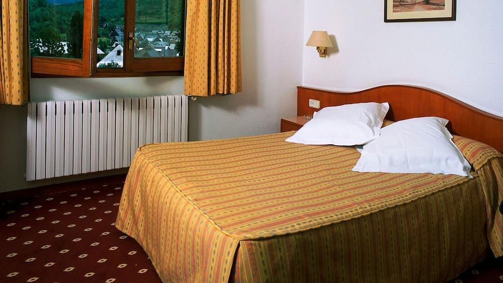 Hotel Edelweiss Артиес Экстерьер фото