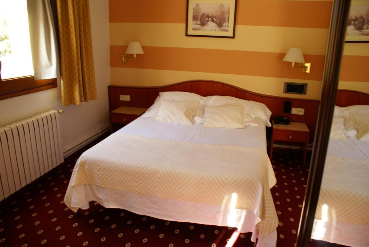 Hotel Edelweiss Артиес Экстерьер фото