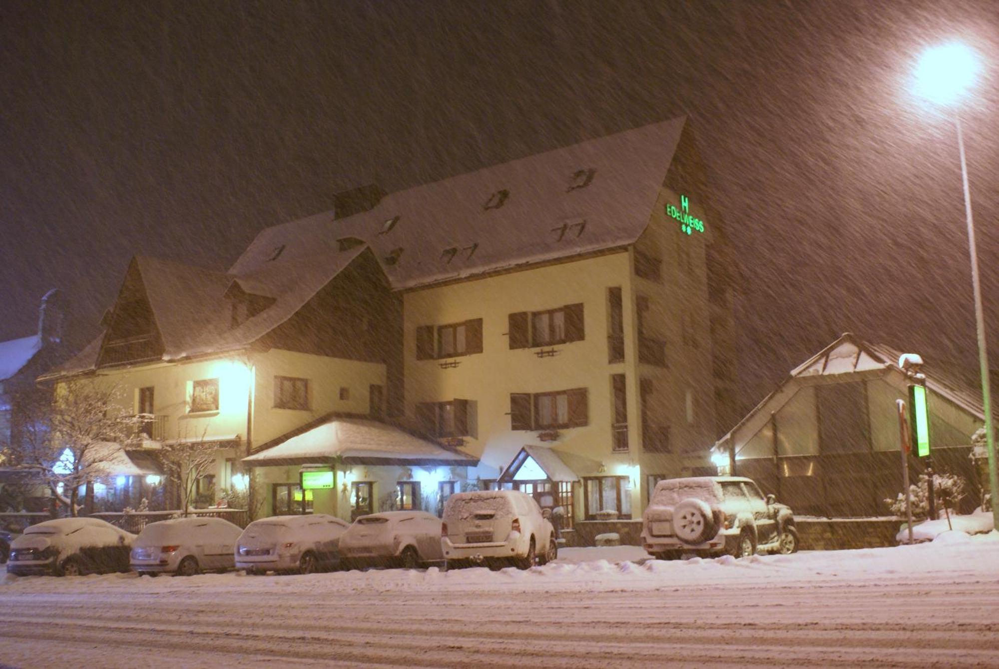 Hotel Edelweiss Артиес Экстерьер фото